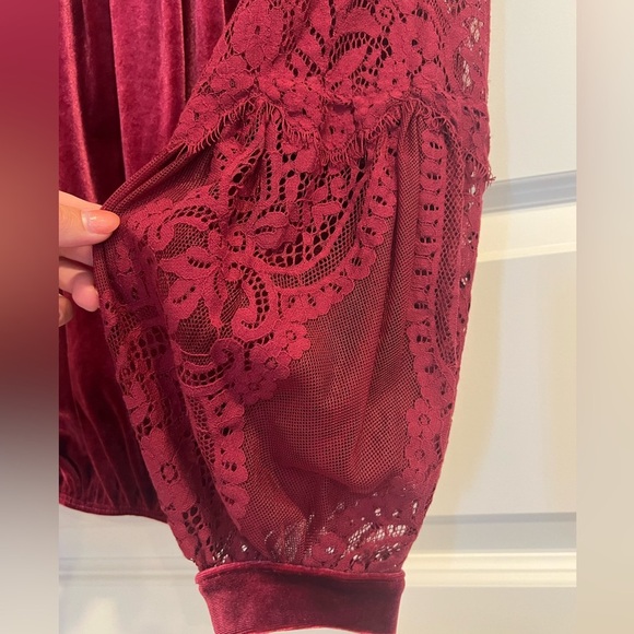 FREE PEOPLE Red/Raspberry Lace Balloon Sleeve Velvet Top Size XS EUC - Picture 6 of 6